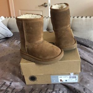 UGG Shoes - UGG T Classic II UGG Shoes - UGG T Classic II